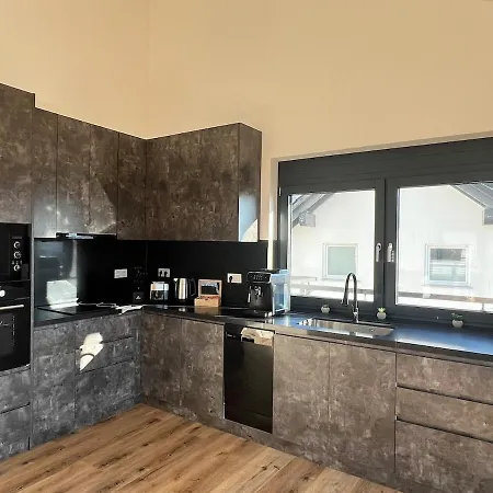 Appartement Luxus-penthouse Mit Weitblick & Balkon *