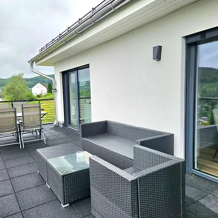 Luxus-penthouse Mit Weitblick & Balkon