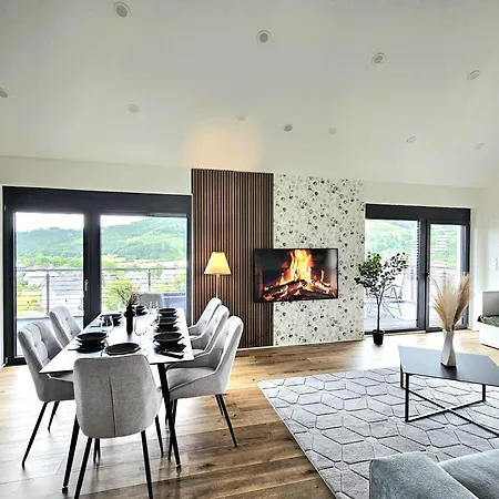 Luxus-penthouse Mit Weitblick & Balkon