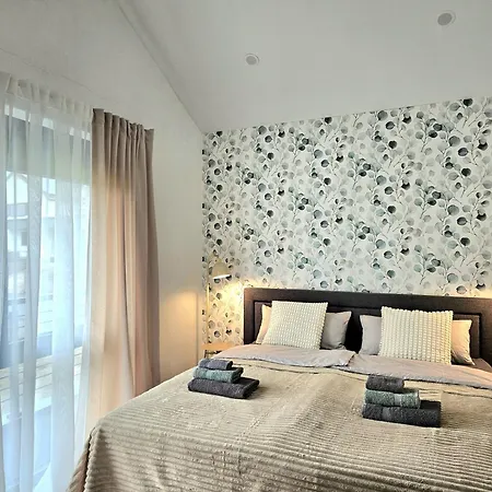Luxus-penthouse Mit Weitblick & Balkon Apartman *