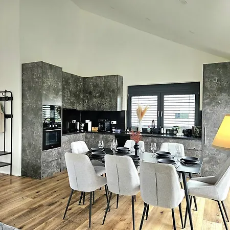Apartman Luxus-penthouse Mit Weitblick & Balkon *
