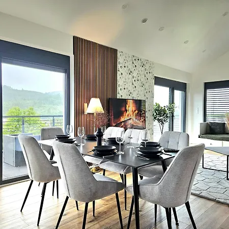 Luxus-penthouse Mit Weitblick & Balkon Apartman *
