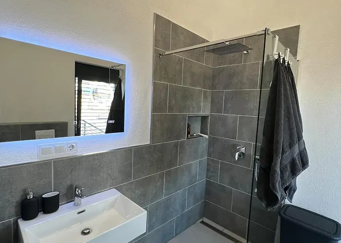 Appartement Luxus-penthouse Mit Weitblick & Balkon *