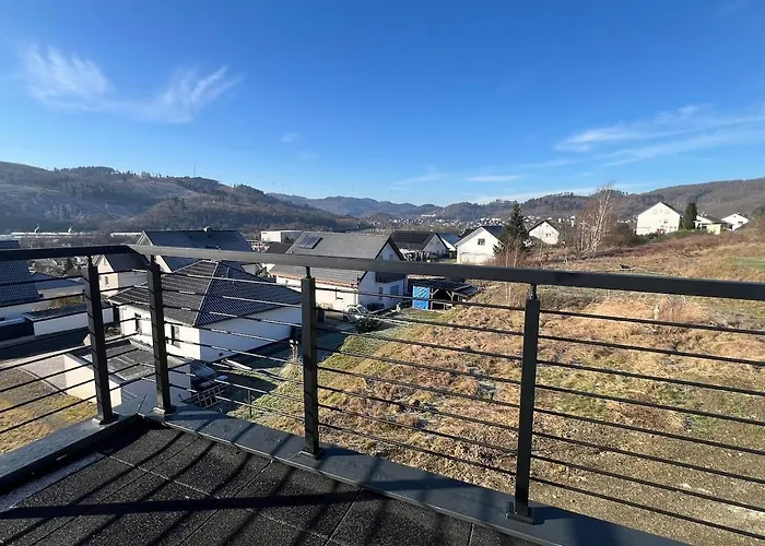 Luxus-penthouse Mit Weitblick & Balkon *